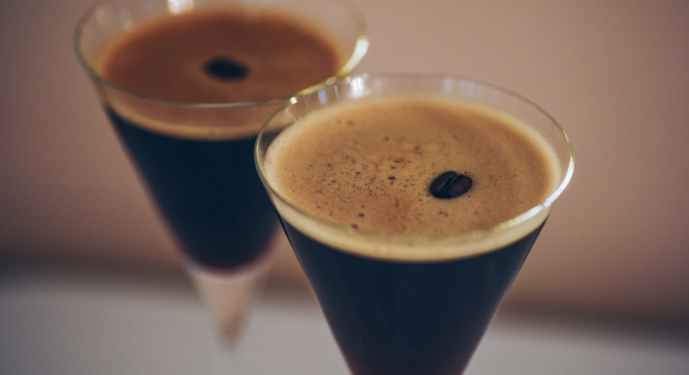 Шесть алкогольных коктейлей с кофе