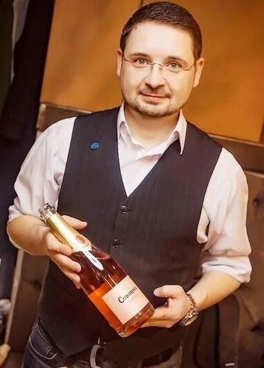 Геннадий Гога, тренинг-менеджер компании Форт, обладатель WSET 2 Геннадий Гога, тренинг-менеджер компании Форт, обладатель WSET 2